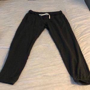 Lululemon charcoal joggers, size 6